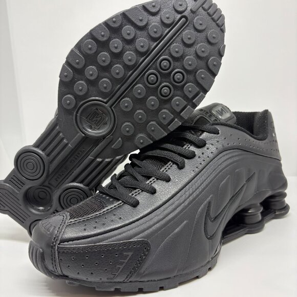Mens Black Nike Shox - Picture 3 of 7